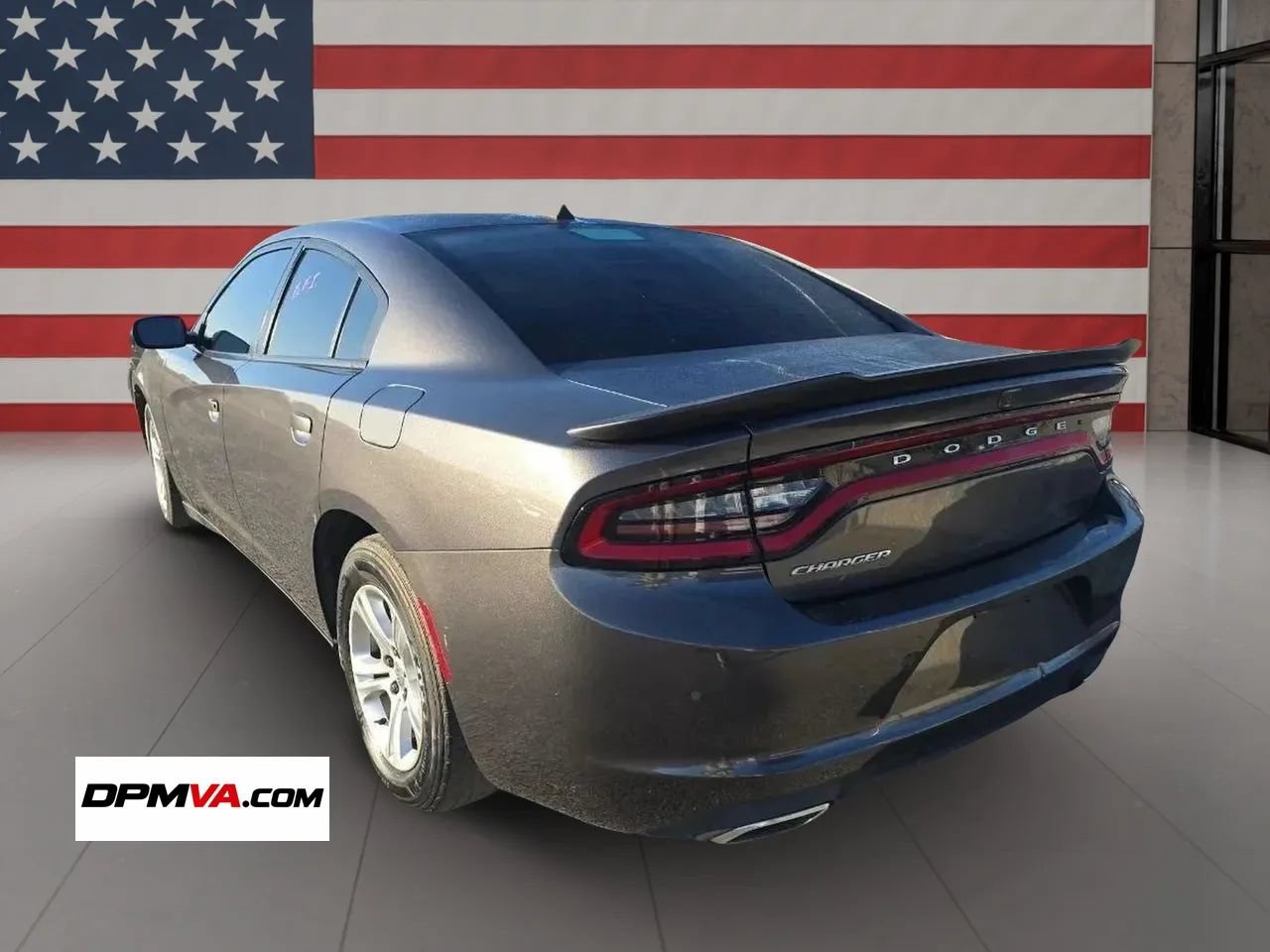 Used 2020 Dodge Charger SXT RWD image 4
