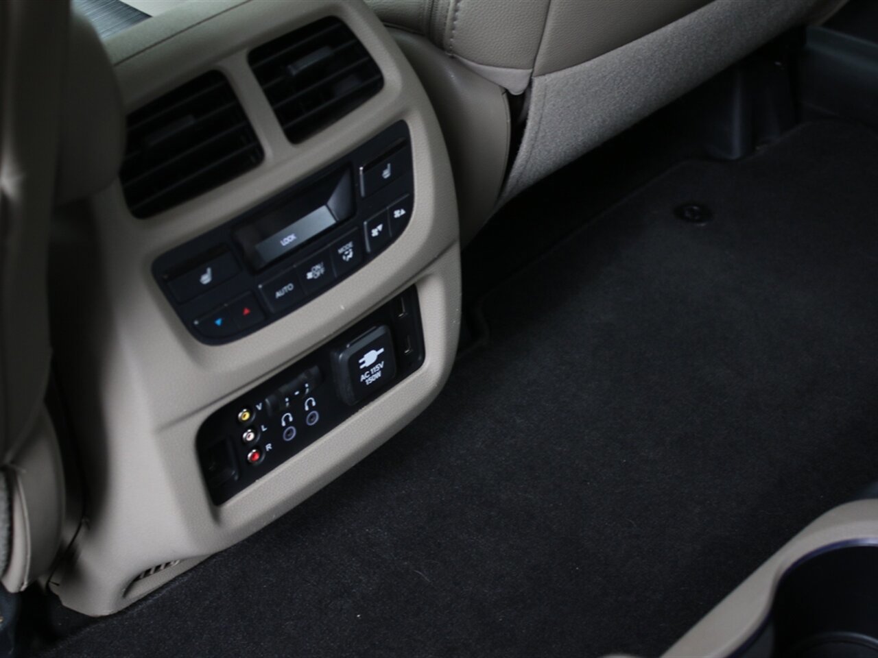 Used 2018 Honda Pilot Elite image 28