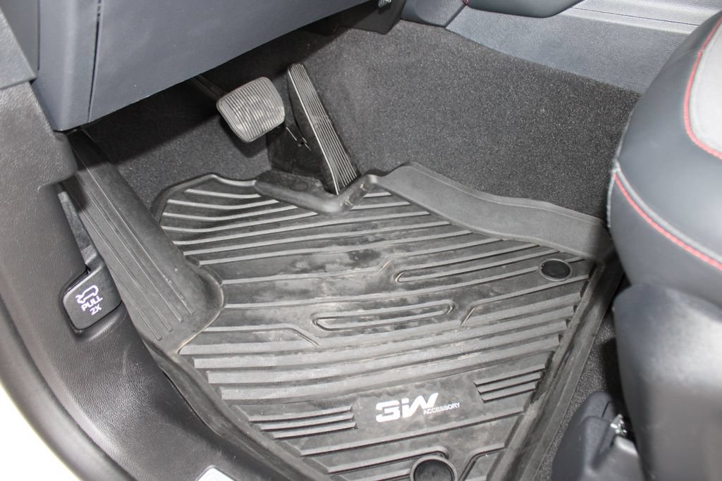 Used 2025 Ford Explorer ST-Line AWD/4WD image 24