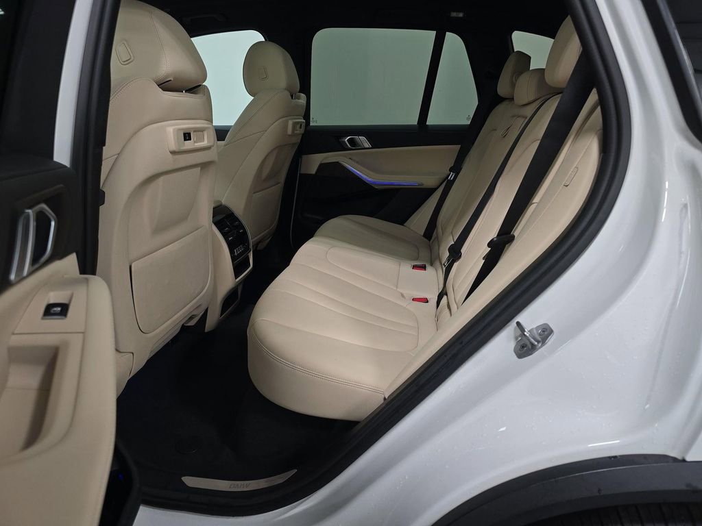 Used 2022 BMW X5 xDrive40i w/ Premium Package image 12
