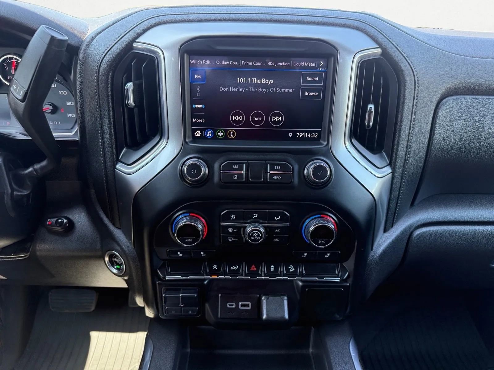 Used 2021 Chevrolet Silverado 1500 LT Trail Boss w/ Bed Protection Package image 13