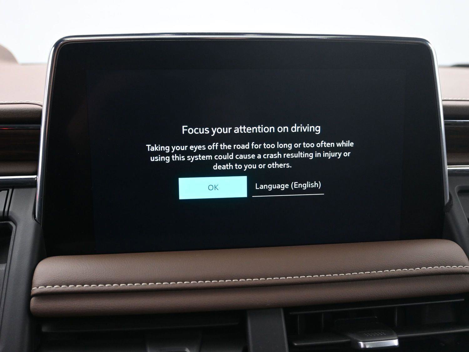 Used 2024 Chevrolet Suburban High Country image 31