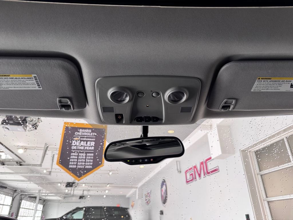 Used 2017 Chevrolet Traverse LT image 26