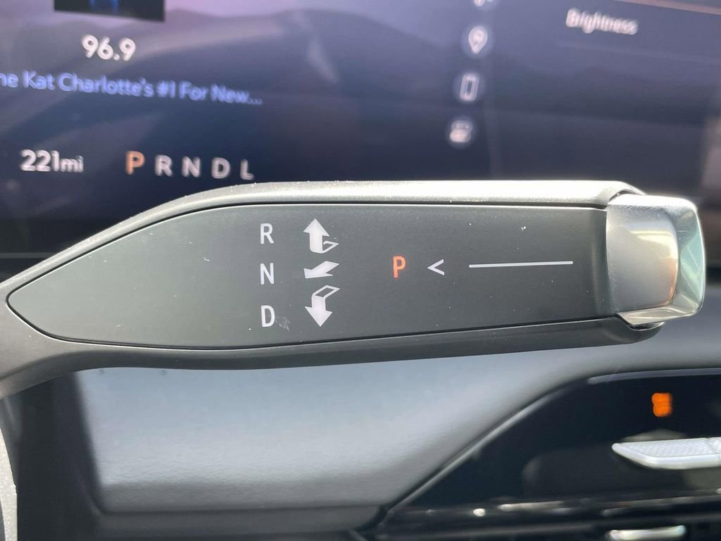 Used 2025 Buick Enclave Avenir w/ Super Cruise Package image 29