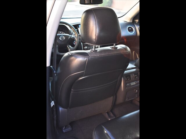 Used 2015 Nissan Pathfinder Platinum AWD/4WD image 22