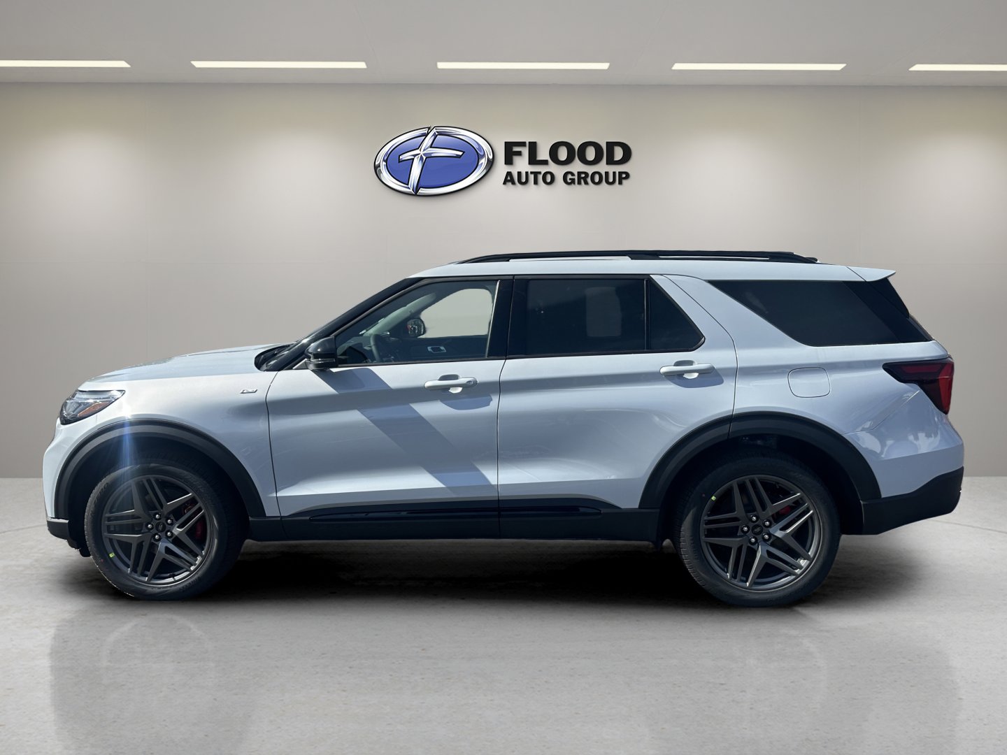 New 2026 Ford Explorer ST-Line w/ ST-Line Street Pack image 5