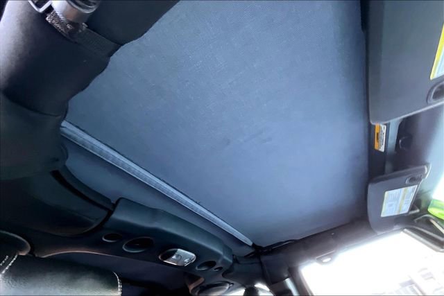 Used 2012 Jeep Wrangler Unlimited Rubicon w/ Connectivity Group image 16