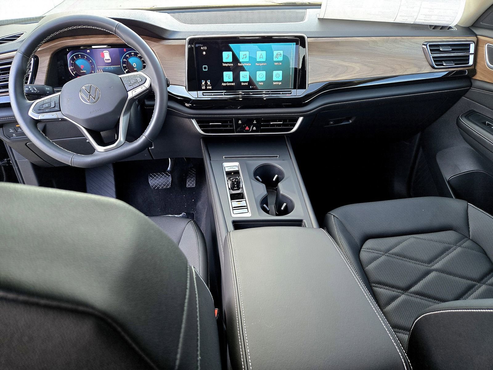 New 2026 Volkswagen Atlas SE image 8