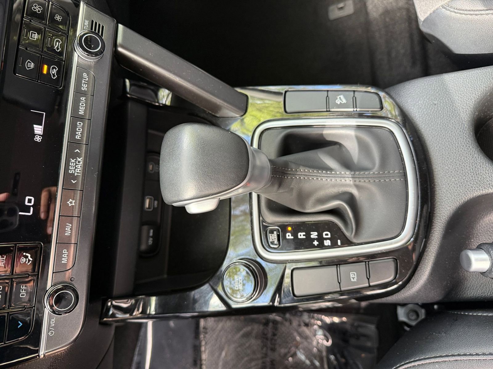 Used 2025 Kia Seltos S image 40