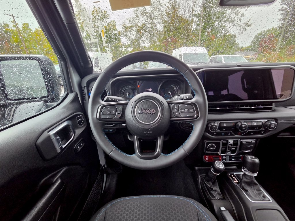Used 2024 Jeep Wrangler Unlimited Rubicon 4xe AWD/4WD image 22