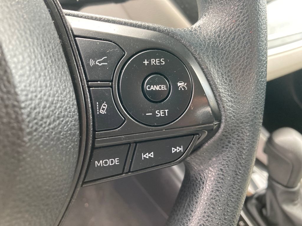 Used 2022 Toyota Corolla LE FWD image 37