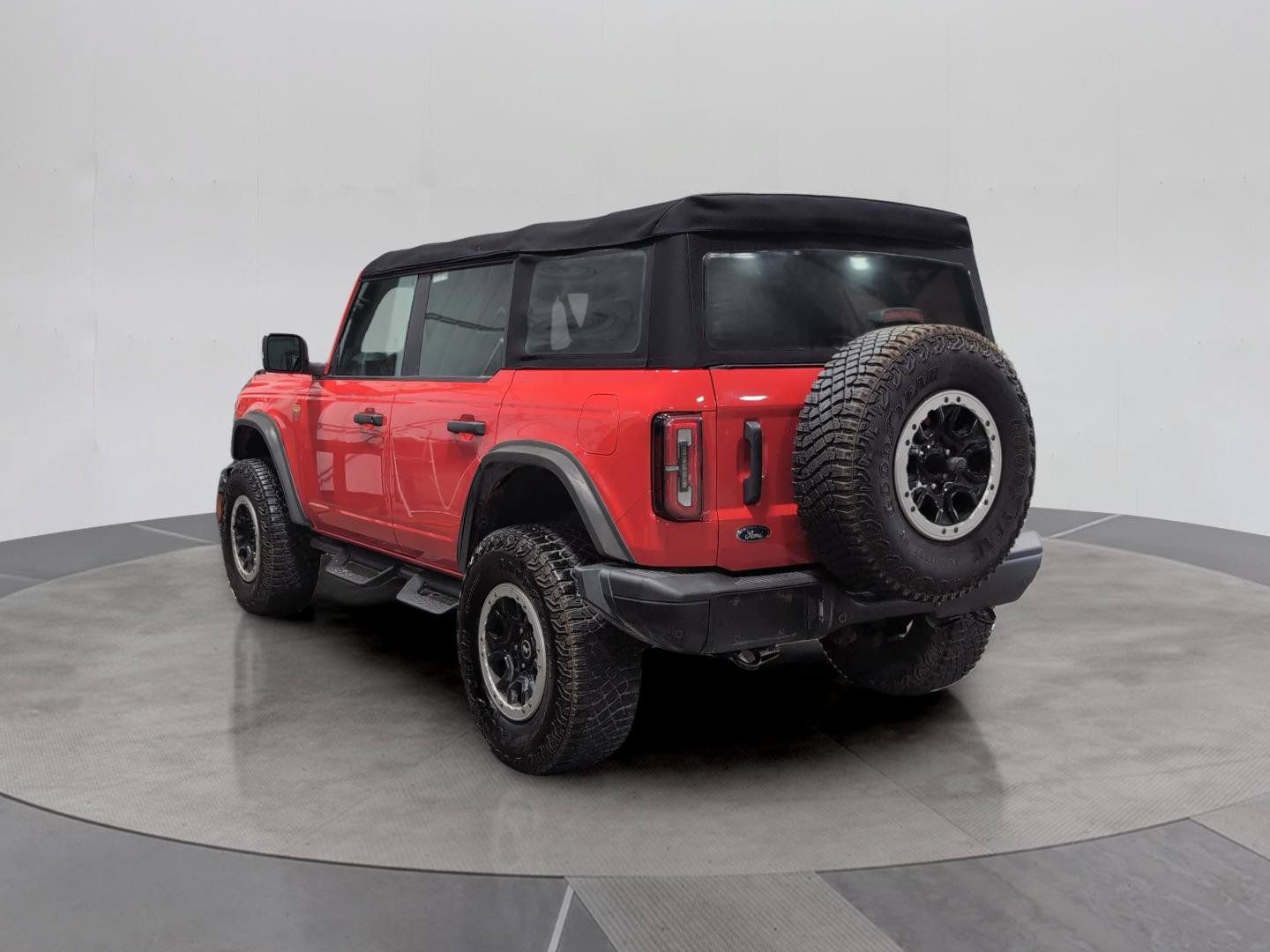 Used 2022 Ford Bronco Badlands w/ Sasquatch Package AWD/4WD image 3