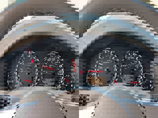 Used 2014 Nissan Frontier SL w/ SL Moonroof Package image 26