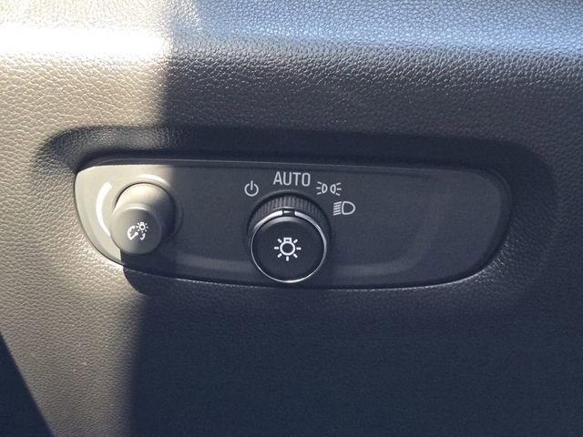 Used 2023 Chevrolet Traverse High Country image 23