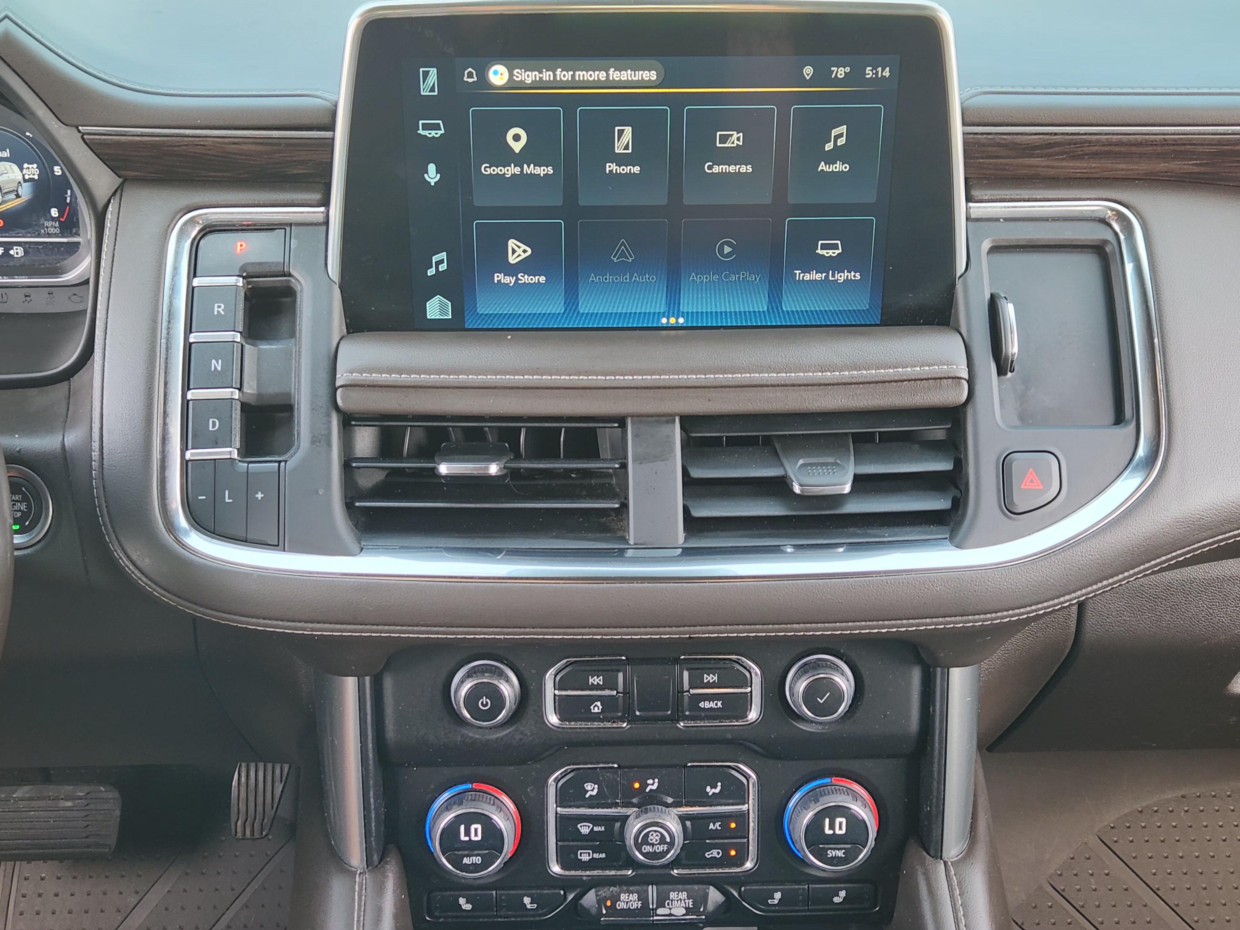 Used 2023 Chevrolet Tahoe Z71 w/ Luxury Package AWD/4WD image 18