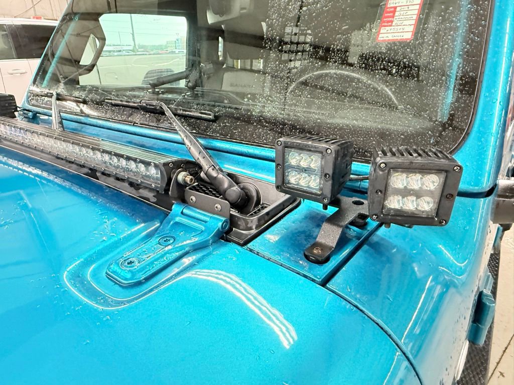 Used 2019 Jeep Wrangler Unlimited Sahara w/ Uconnect 4C Nav & Sound Group AWD/4WD image 11