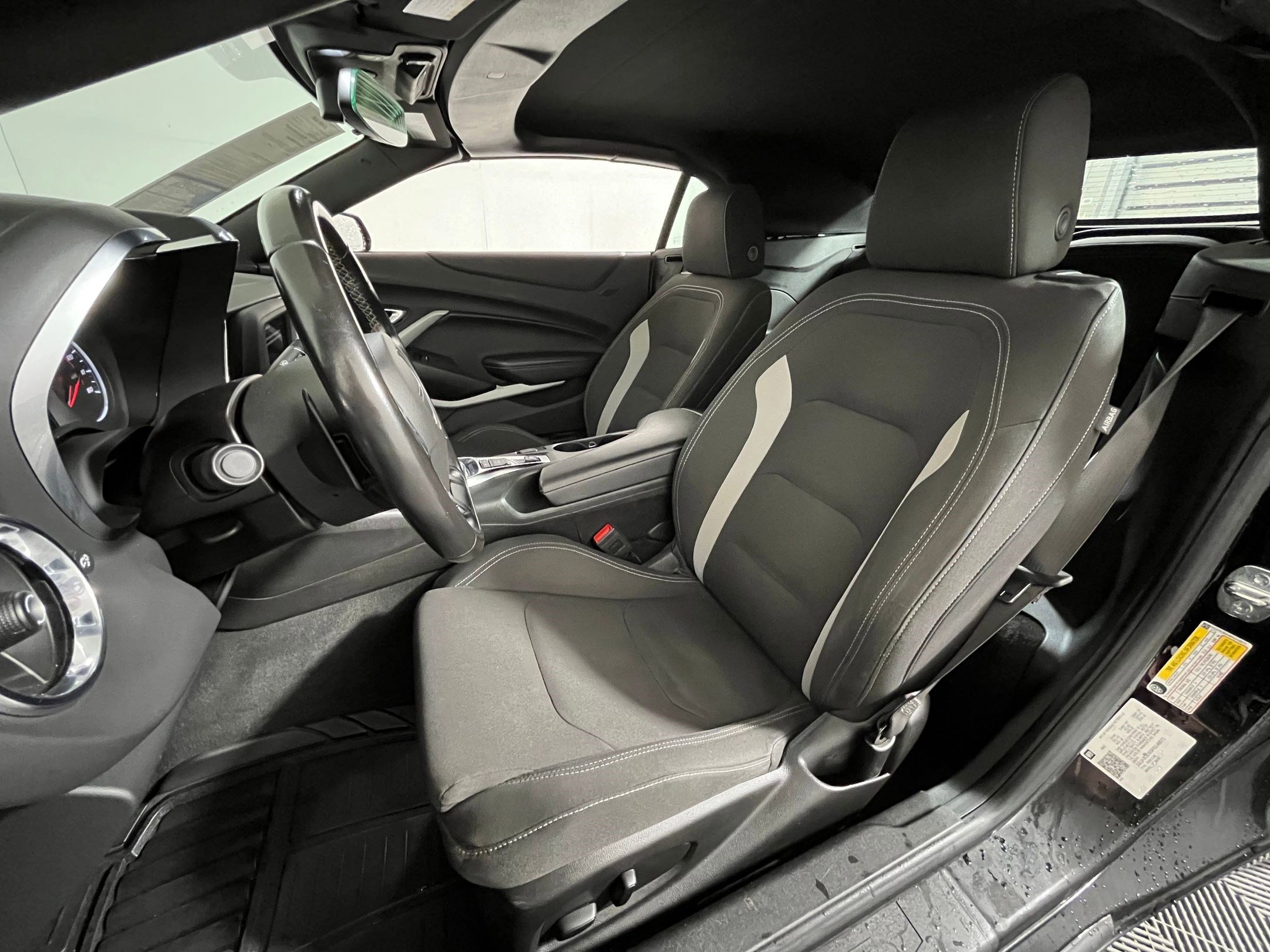 Used 2023 Chevrolet Camaro LT image 4