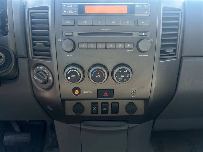 Used 2005 Nissan Titan SE w/ (R02) SE Off-Road Pkg image 13
