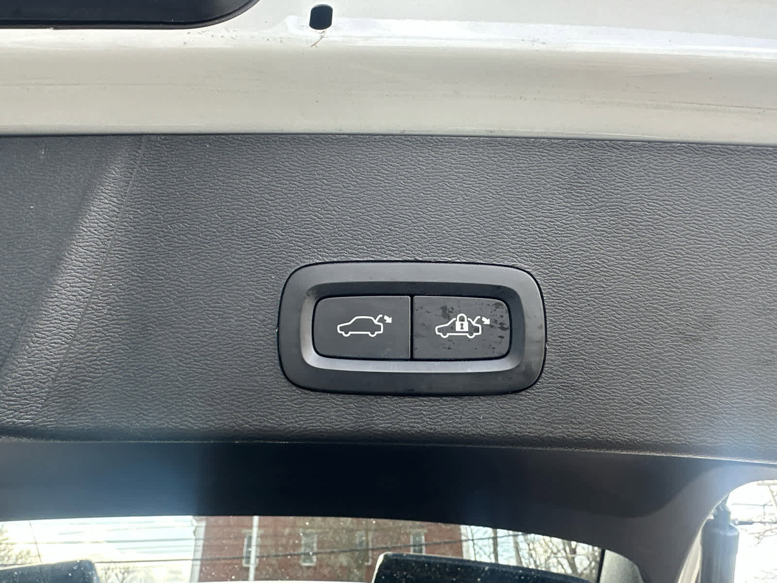 Used 2023 Volvo XC40 B5 Plus w/ Protection Package Premier image 12