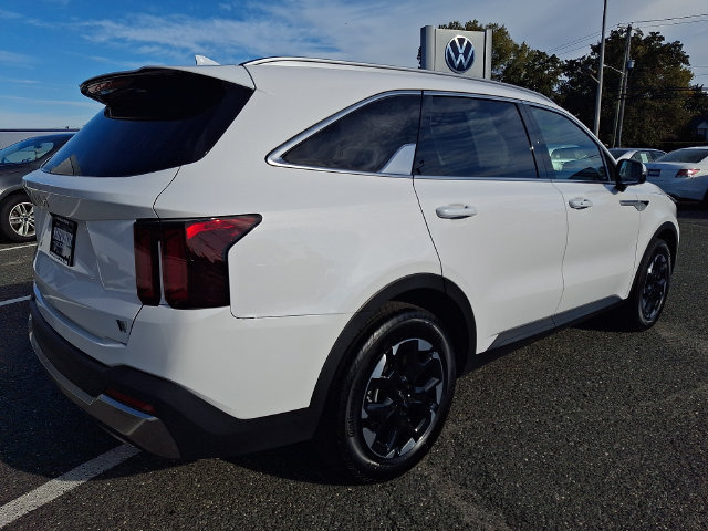 Used 2025 Kia Sorento S w/ Panoramic Sunroof Package FWD image 6