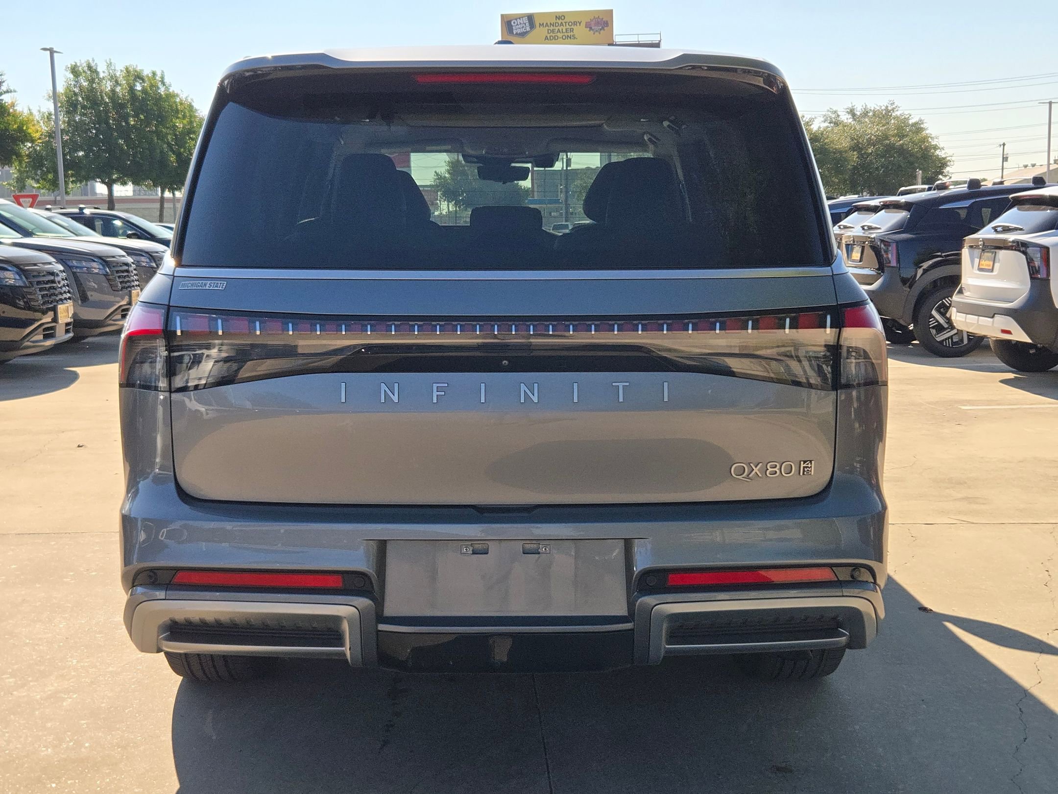 Used 2025 INFINITI QX80 Sensory AWD/4WD image 4