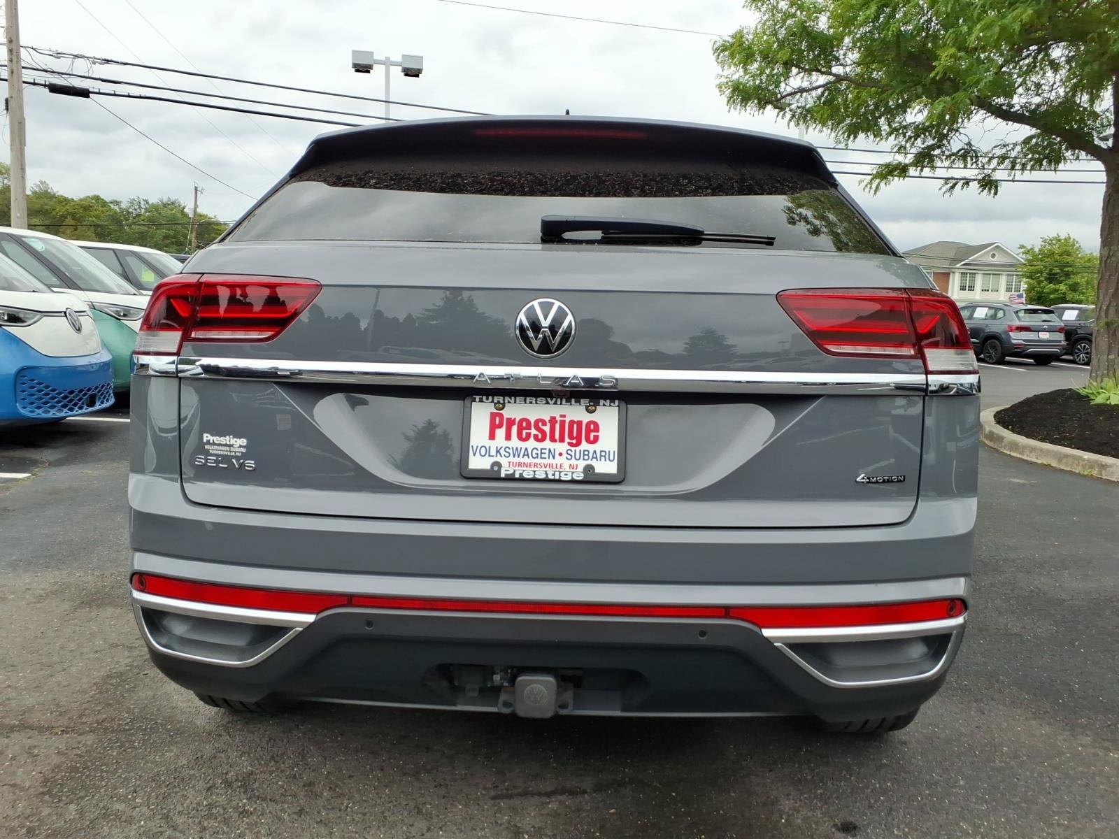 Certified 2023 Volkswagen Atlas Cross Sport SEL AWD/4WD image 3