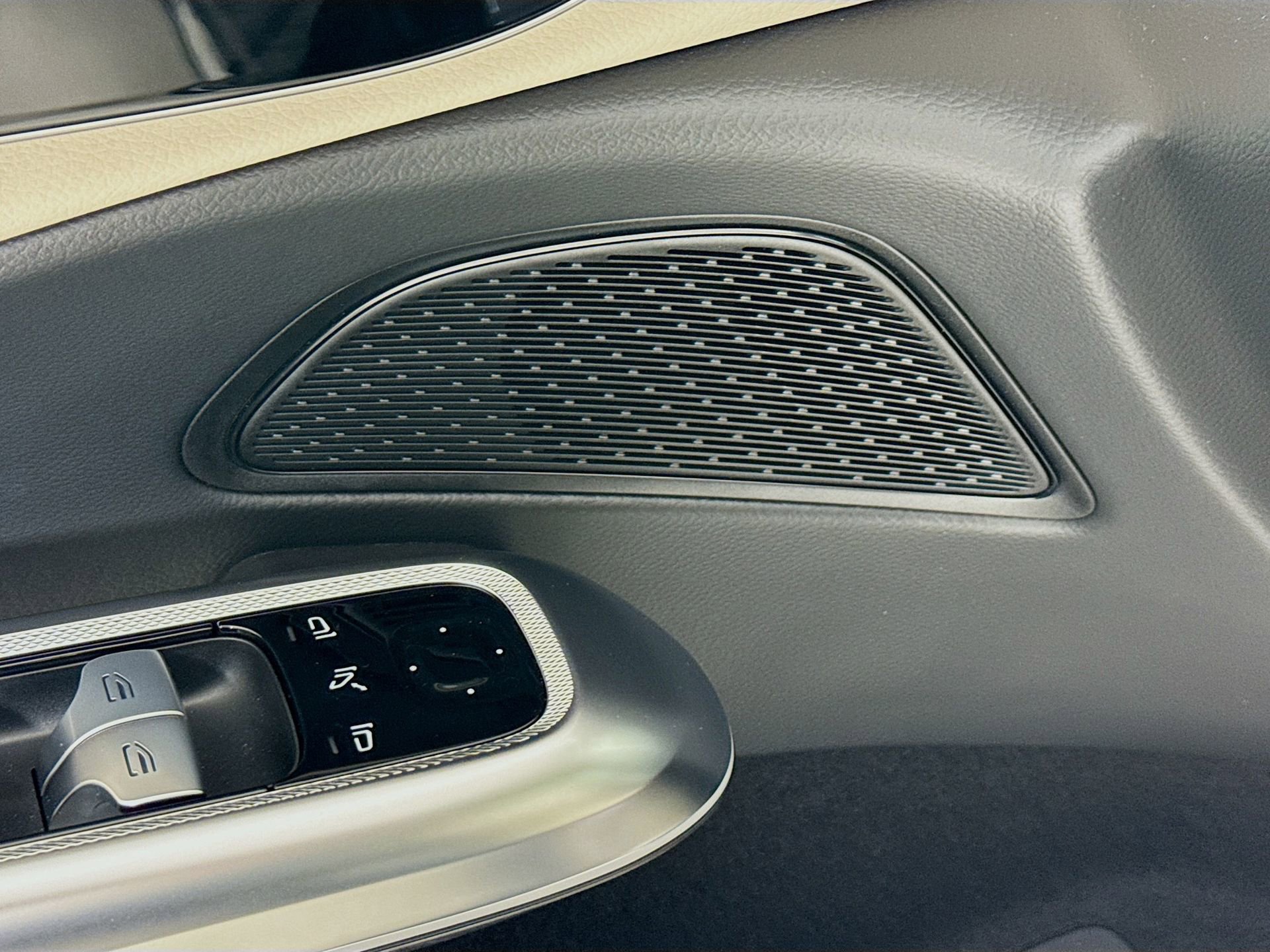 New 2026 Mercedes-Benz E 450 4MATIC Sedan image 20