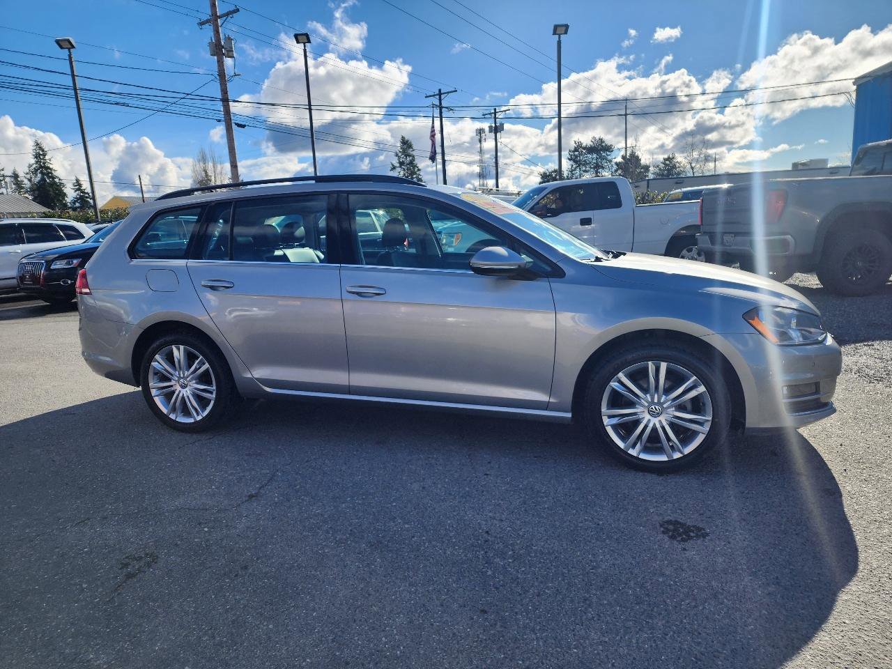 Used 2015 Volkswagen Golf TDI SE image 4