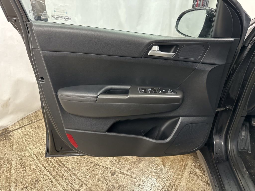 Used 2019 Kia Sportage LX image 9