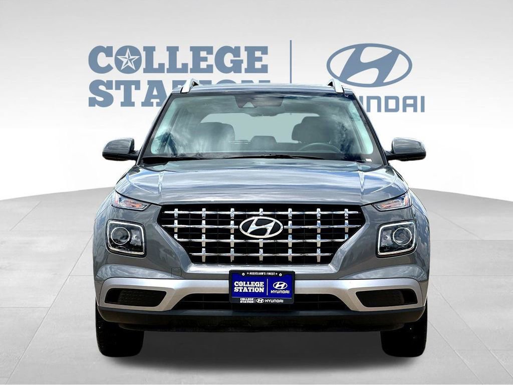 Used 2022 Hyundai Venue SEL FWD image 4