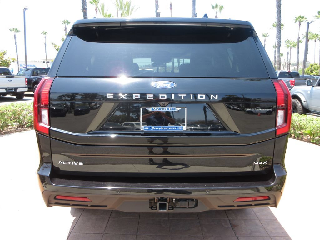 Certified 2025 Ford Expedition Max Active AWD/4WD image 3
