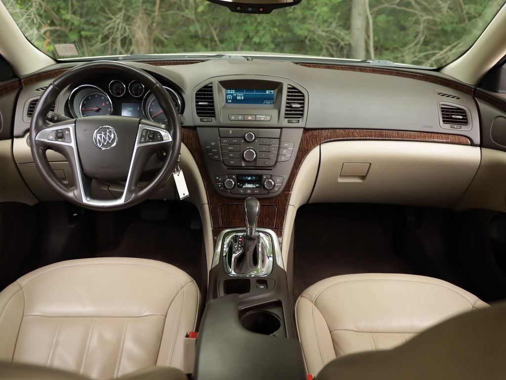 Used 2012 Buick Regal Leather FWD image 16