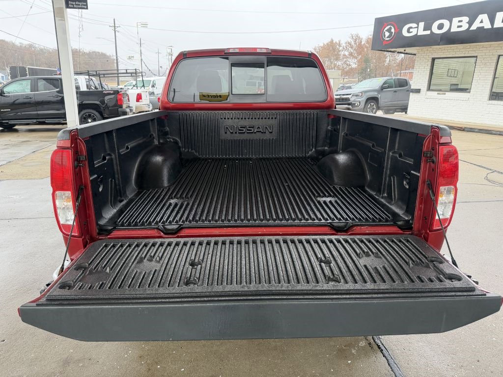 Used 2015 Nissan Frontier SV image 10