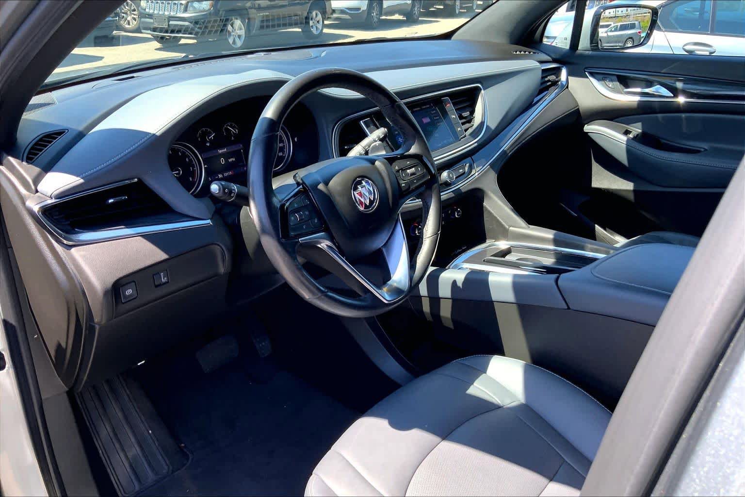 Used 2023 Buick Enclave Essence AWD/4WD image 17