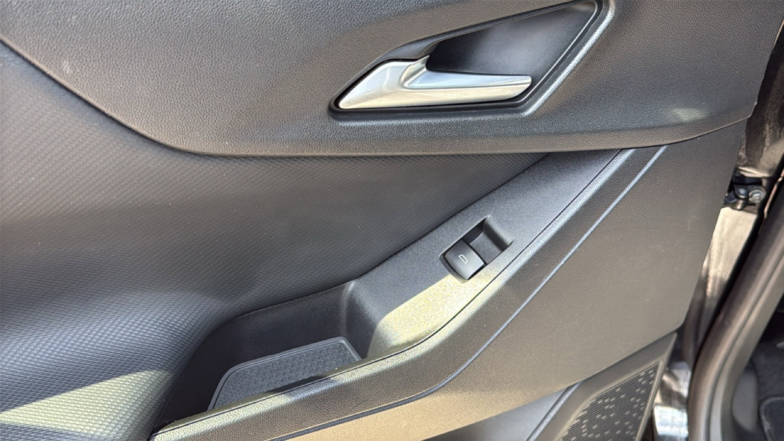 Certified 2025 Chevrolet Equinox LT AWD/4WD image 12