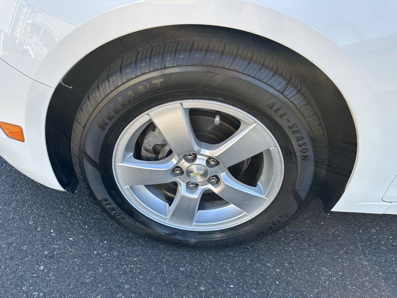 Used 2015 Chevrolet Cruze LT w/ Sun And Sound Package FWD image 28