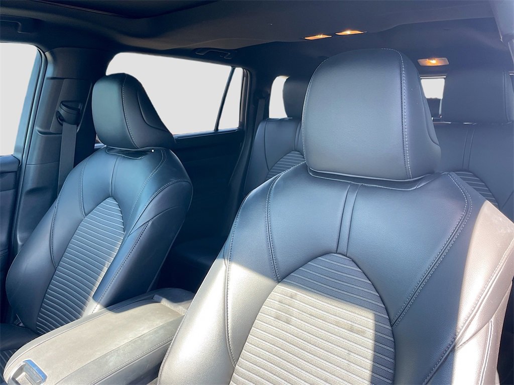 Used 2023 Toyota Highlander XSE image 12