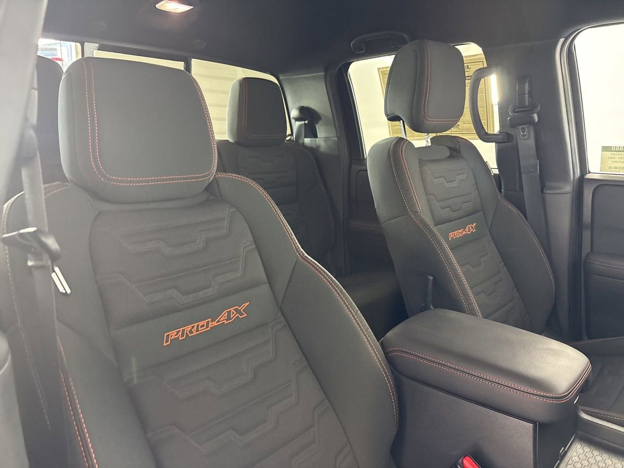 Used 2024 Nissan Frontier PRO-4X w/ Off-Road Protection Package image 28