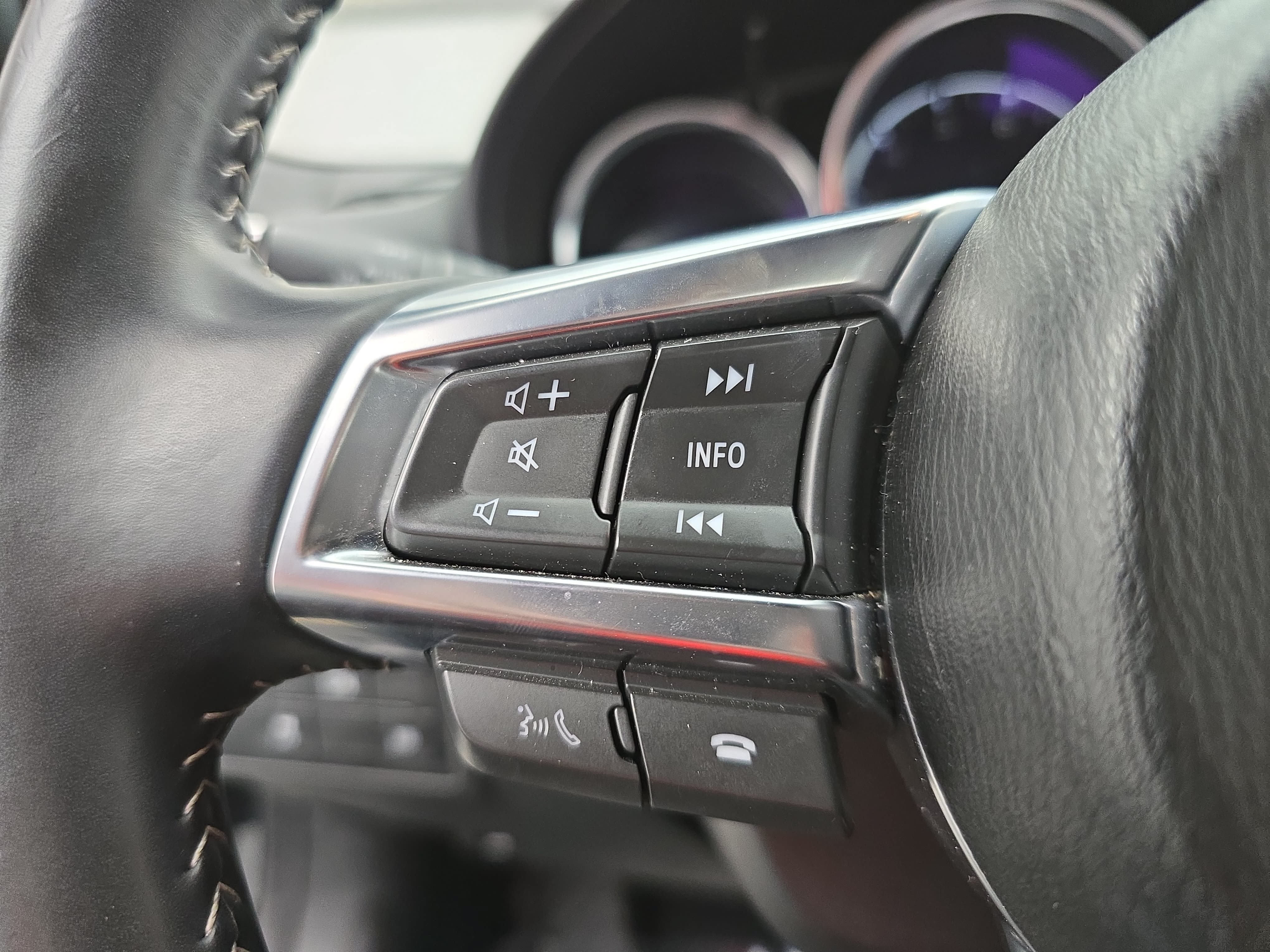 Used 2025 MAZDA MX-5 Miata RF Grand Touring RWD image 13