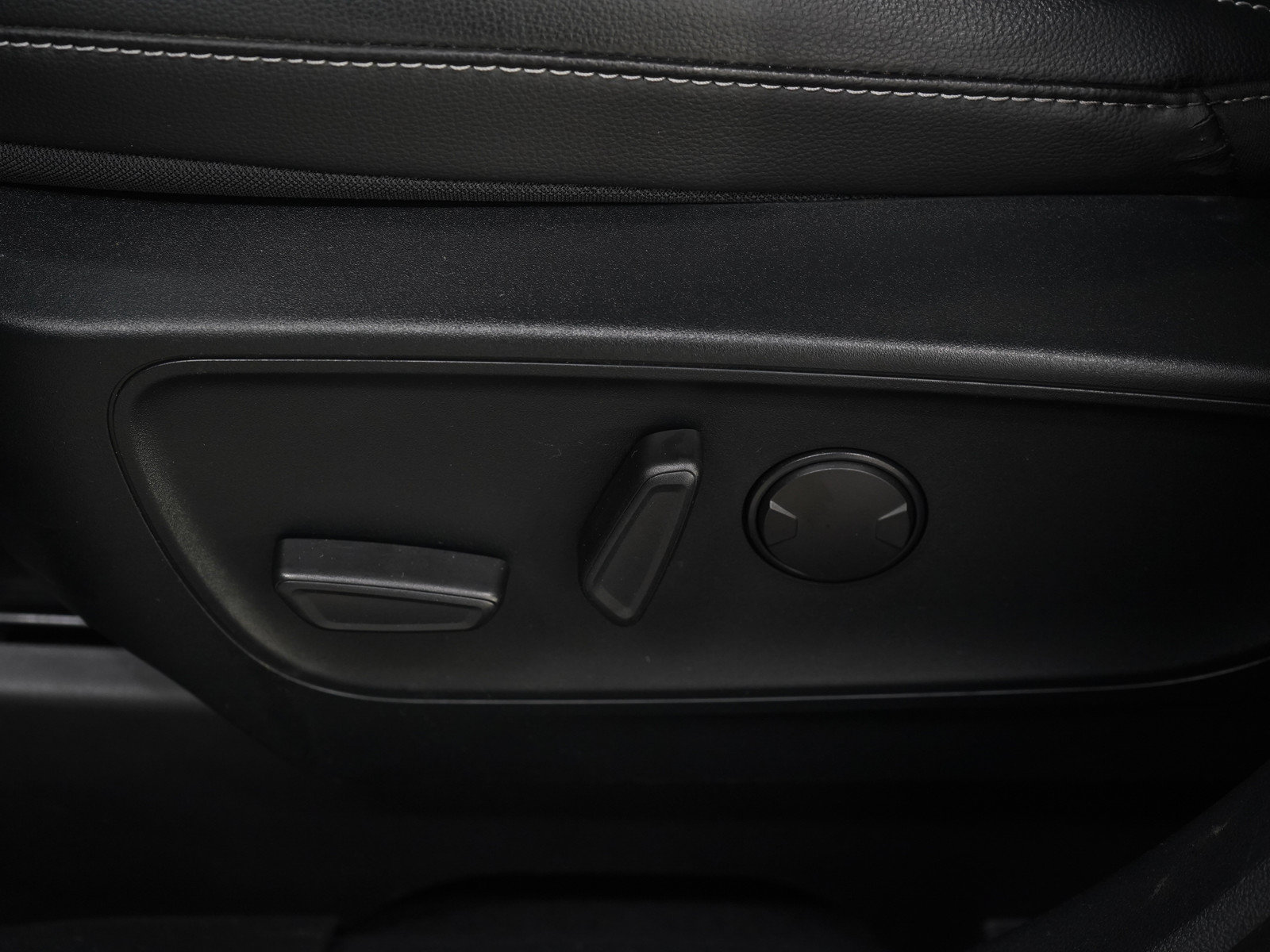 Used 2020 Ford Escape SE Sport AWD/4WD image 24