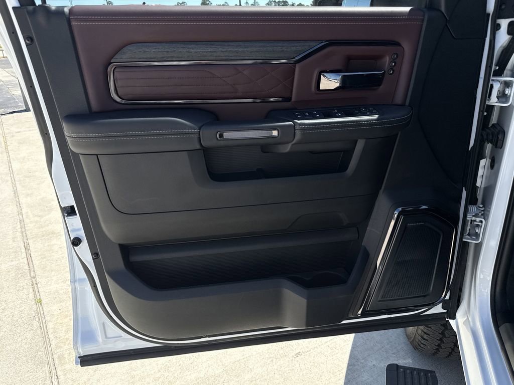 New 2026 RAM 2500 Limited AWD/4WD image 10