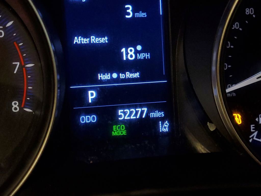 Used 2021 Toyota C-HR LE image 23