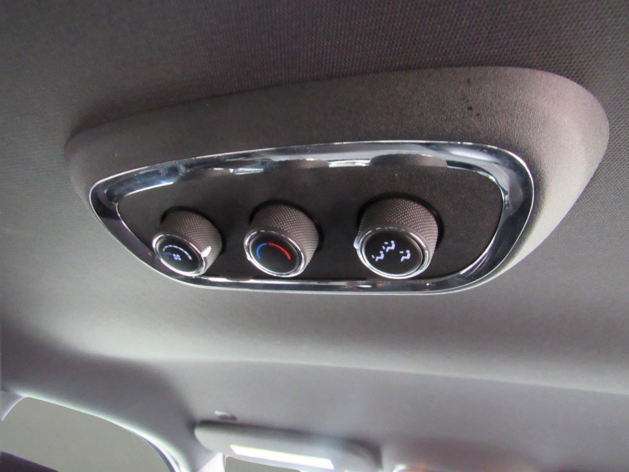 Used 2020 Dodge Durango SXT image 35