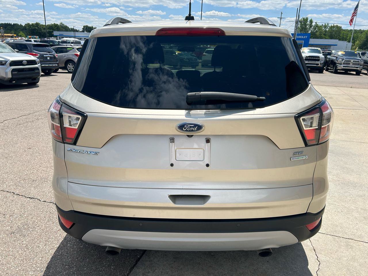 Used 2017 Ford Escape SE w/ Equipment Group 201A FWD image 6