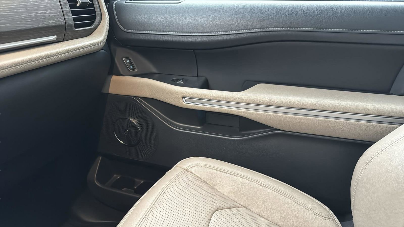 Certified 2024 Ford Expedition Max Limited image 24