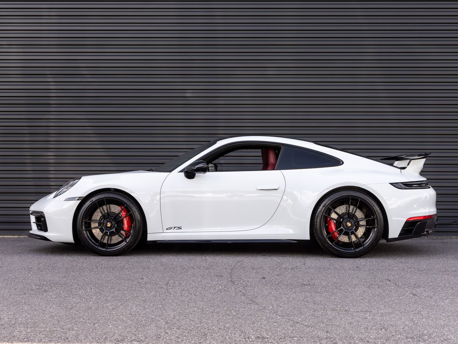 Used 2024 Porsche 911 Carrera GTS RWD image 2