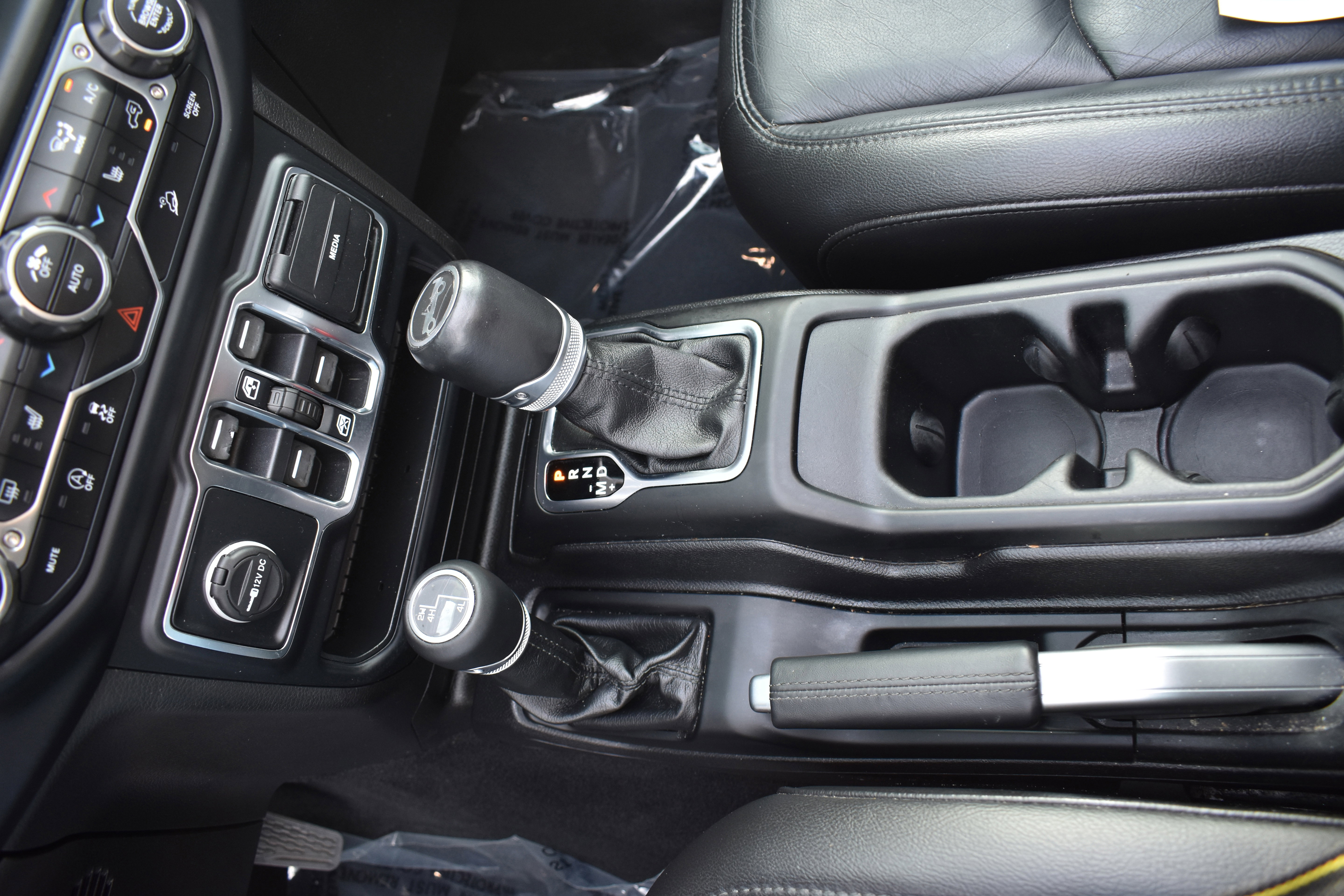 Used 2019 Jeep Wrangler Unlimited Sahara image 22