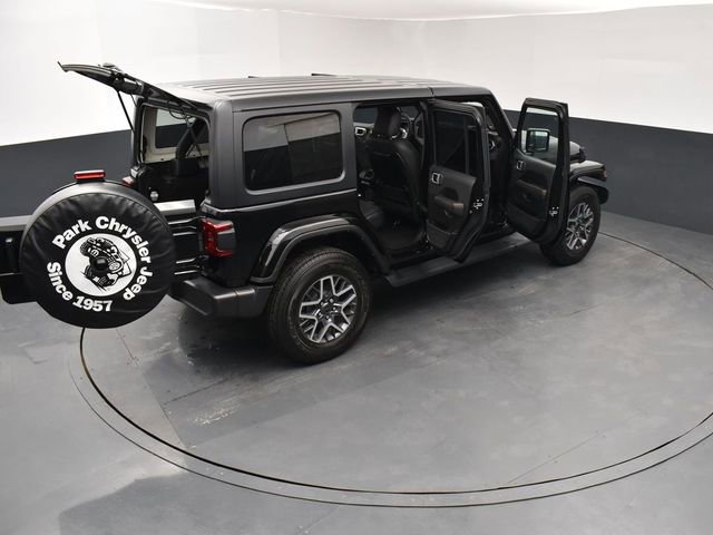 Used 2024 Jeep Wrangler Sahara w/ Technology Group AWD/4WD image 30