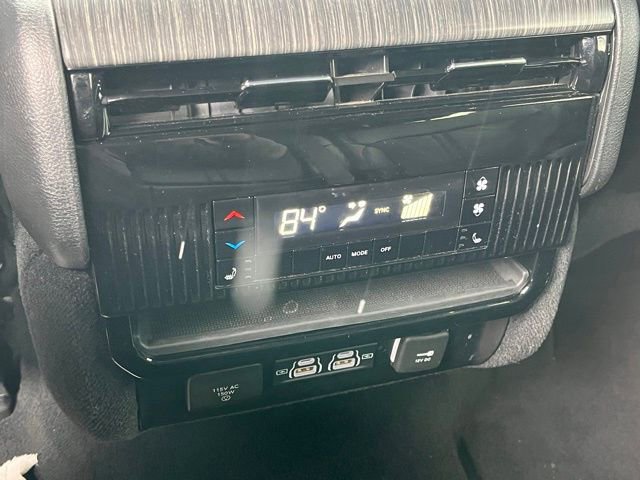 Used 2023 Jeep Wagoneer L Series III w/ Preferred Equipment Group image 26