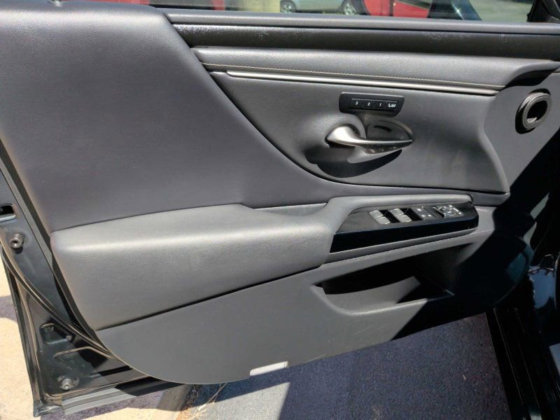 Used 2023 Lexus ES 350 w/ Premium Package FWD image 9